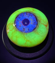 Cargar imagen en el visor de la galería, Eyeball phone grip Mag Safe Swappable top