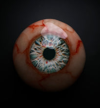 Cargar imagen en el visor de la galería, Gross Eyeball Phone Grip Swappable