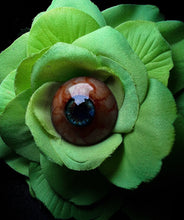 Cargar imagen en el visor de la galería, Eye Ball Flower Hair Clip or Pin