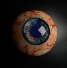 Cargar imagen en el visor de la galería, Gross Eyeball Phone Grip Swappable