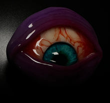 Cargar imagen en el visor de la galería, Eyeball with eyelid Phone Grip