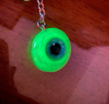 Cargar imagen en el visor de la galería, Eye Ball Key Chain