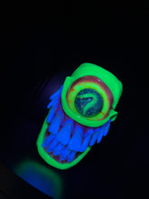 Cargar imagen en el visor de la galería, Worm Eye Shot Glass