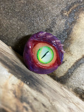 Cargar imagen en el visor de la galería, Eyeball with eyelid Phone Grip