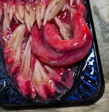 Cargar imagen en el visor de la galería, Symbiote inspired Venom Phone Case