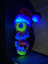 Cargar imagen en el visor de la galería, Creepy Christmas Horror Pickle