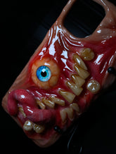 Cargar imagen en el visor de la galería, Horizontal Monster Phone Case Artist Choice Phone Case