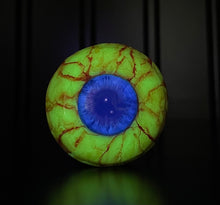 Cargar imagen en el visor de la galería, Gross Eyeball Phone Grip Swappable