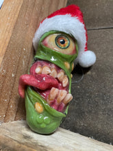 Cargar imagen en el visor de la galería, Creepy Christmas Horror Pickle
