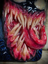 Cargar imagen en el visor de la galería, Symbiote inspired Venom Phone Case