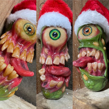 Cargar imagen en el visor de la galería, Creepy Christmas Horror Pickle