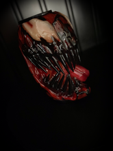 Cargar imagen en el visor de la galería, Red Symbiote Carnage inspired Lighter Sleeve/Cover