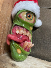 Cargar imagen en el visor de la galería, Creepy Christmas Horror Pickle