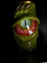 Cargar imagen en el visor de la galería, Reptilian / Dragon Eye Lighter Sleeve