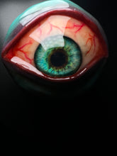 Cargar imagen en el visor de la galería, Eyeball with eyelid Phone Grip