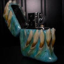 Cargar imagen en el visor de la galería, Tooth Fairy’s Dream Flip Top Lighter