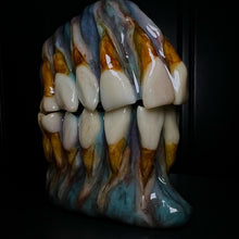 Cargar imagen en el visor de la galería, Tooth Fairy’s Dream Flip Top Lighter