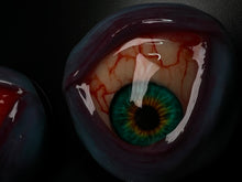 Cargar imagen en el visor de la galería, Eyeball with eyelid Phone Grip