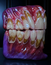 Cargar imagen en el visor de la galería, Tooth Fairy’s Dream Flip Top Lighter