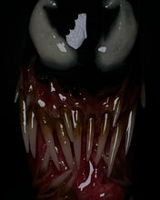 Cargar imagen en el visor de la galería, Symbiote Venom Inspired Lighter Sleeve