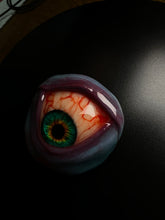 Cargar imagen en el visor de la galería, Eyeball with eyelid Phone Grip