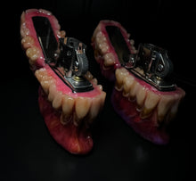 Cargar imagen en el visor de la galería, Tooth Fairy’s Dream Flip Top Lighter