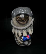 Загрузить изображение в средство просмотра галереи, Bandana Guy Lighter Sleeve