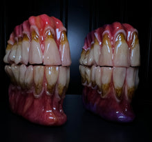 Cargar imagen en el visor de la galería, Tooth Fairy’s Dream Flip Top Lighter