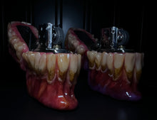 Cargar imagen en el visor de la galería, Tooth Fairy’s Dream Flip Top Lighter