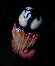 Cargar imagen en el visor de la galería, Symbiote Venom Inspired Lighter Sleeve