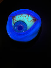 Cargar imagen en el visor de la galería, Eyeball with eyelid Phone Grip