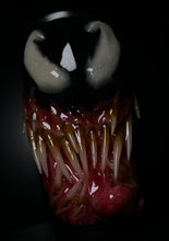 Cargar imagen en el visor de la galería, Symbiote Venom Inspired Lighter Sleeve