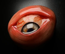 Загрузить изображение в средство просмотра галереи, Eyeball with eyelid Phone Grip
