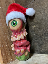 Načíst obrázek do prohlížeče Galerie, Creepy Christmas Horror Pickle
