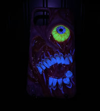 Cargar imagen en el visor de la galería, Vertical Monster Phone Case Artist Choice
